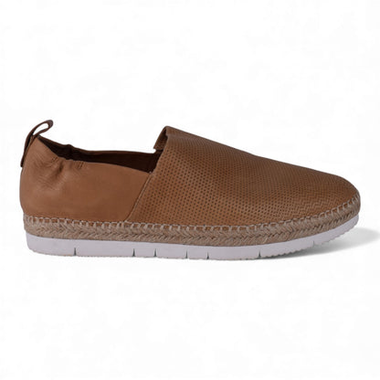 Gentle Souls by Kenneth Cole Liz Journey Sporty 2 Slip-On Shoes – Tan