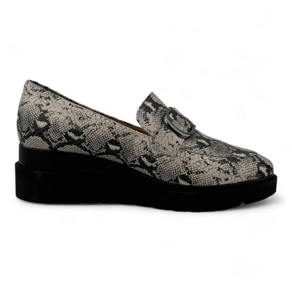 Naturalizer Somerset Loafers – Alabaster Snake Print