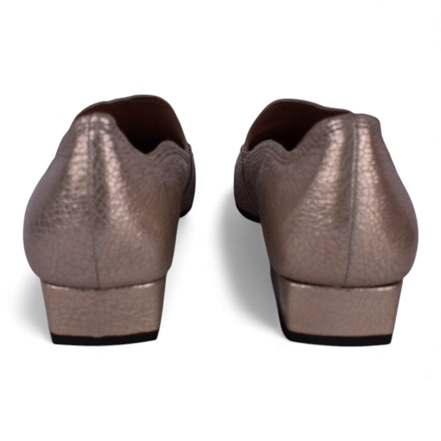 Donald J Pliner Loafers – Nude Pebble Metallic - Size 9